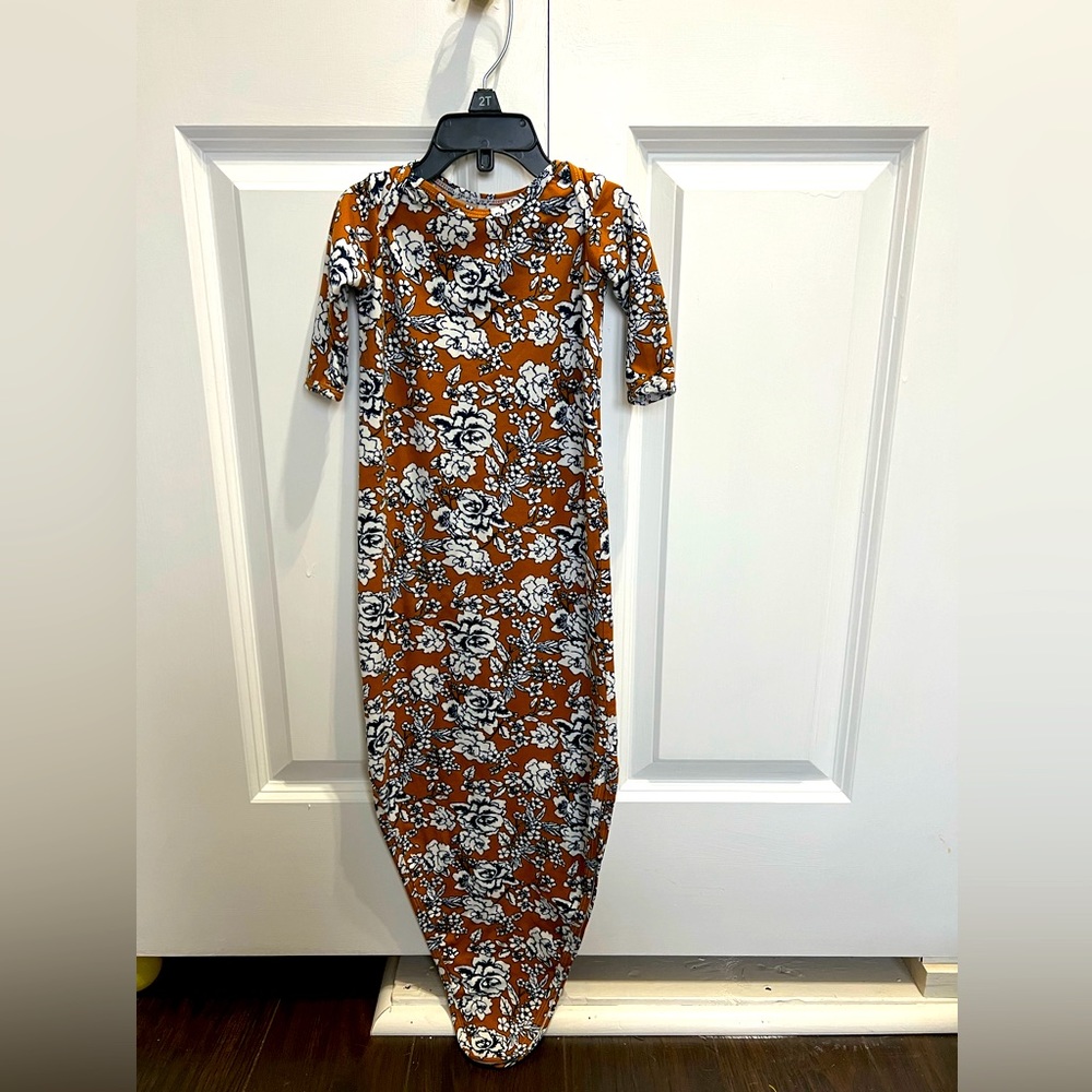 Cozys Bamboo Knotted Gown, Navy and Rust Floral, Size 0-3 Months